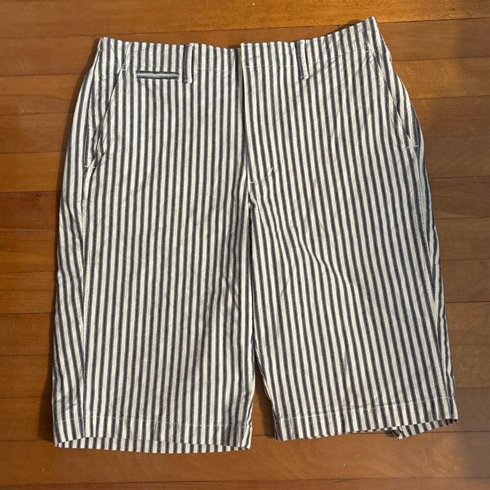 Lands End Women’s Size 10 Bermuda Shorts White Blue Stripes 12” Inseam Nautical